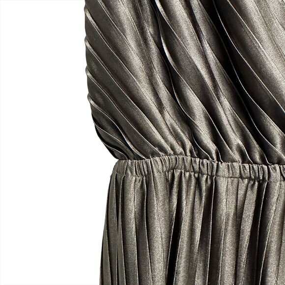 EXPRESS Fit & Flare Pleated Short Mini Dress - Small - NWOT - Metallic Dark Gray - Picture 3 of 8